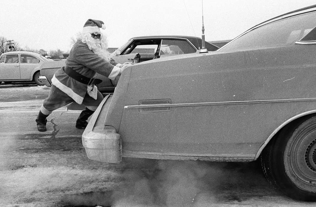 santa, Iowa History, Ottumwa, IA, history of Iowa, Lemberger, LeAnn, Winter, Motorized Vehicles, car, antenna, costume, sunglasses, tire, Iowa, ice