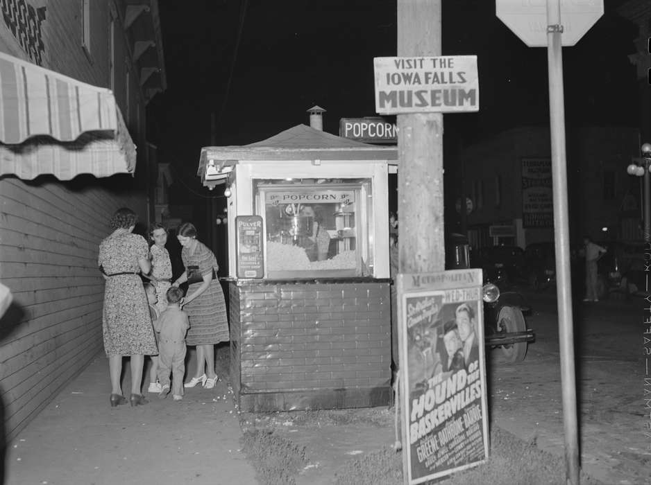 mainstreet, Main Streets & Town Squares, popcorn, history of Iowa, Iowa History, concession stand, Entertainment, Families, storefront, Library of Congress, Businesses and Factories, Fairs and Festivals, street corner, Iowa, family, Cities and Towns, Children, Leisure