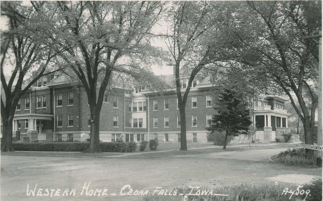 retirement community, Cedar Falls, IA, history of Iowa, Iowa, Iowa History, Palczewski, Catherine, Homes