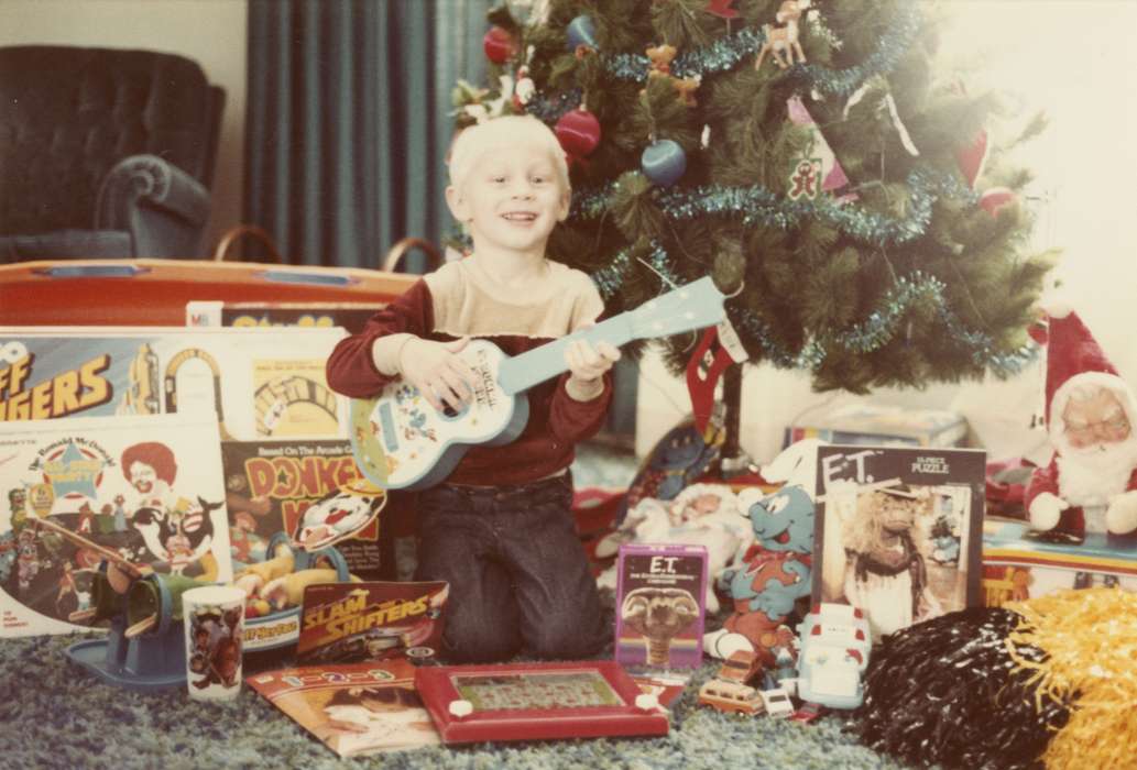 McGrane, Janet, christmas, history of Iowa, Iowa History, christmas tree, christmas presents, Holidays, Fairbank, IA, Iowa, guitar, Children