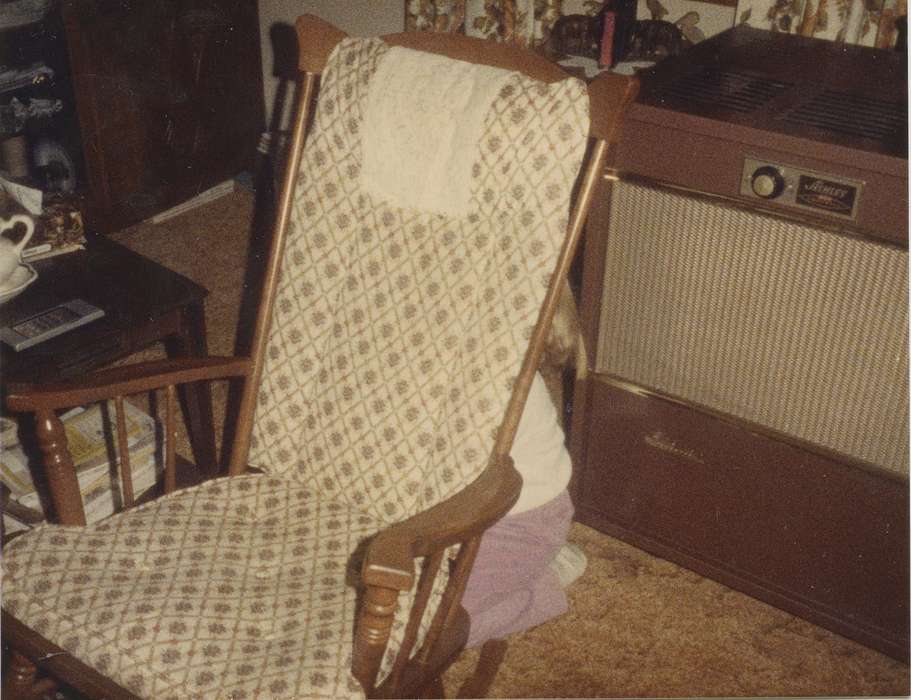 rocking chair, Reinbeck, IA, Iowa History, radio, Iowa, living room, East, Lindsey, Homes, Children, history of Iowa