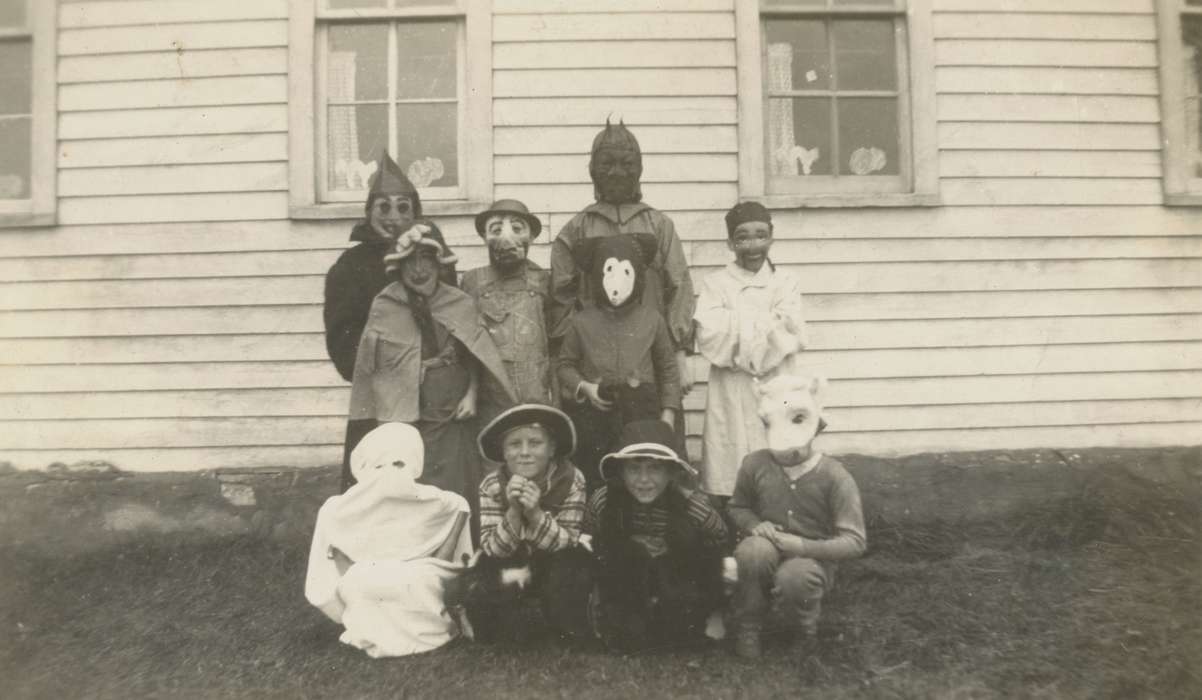 IA, Iowa, Iowa History, Leisure, Children, masks, halloween, history of Iowa, Holidays, costume, Curtis, Shirley