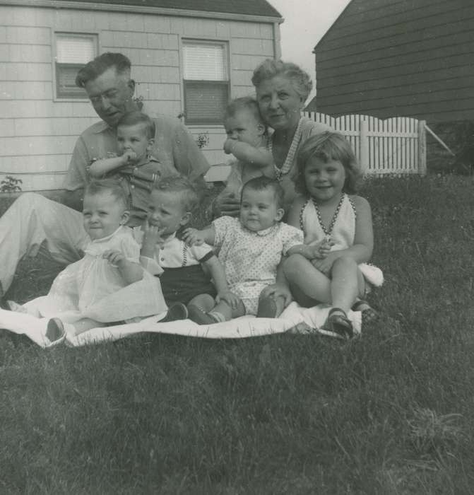 Portraits - Group, baby, Iowa, grass, Families, Leisure, Children, Fowler, Wade, grandchildren, history of Iowa, Moulton, IA, Iowa History