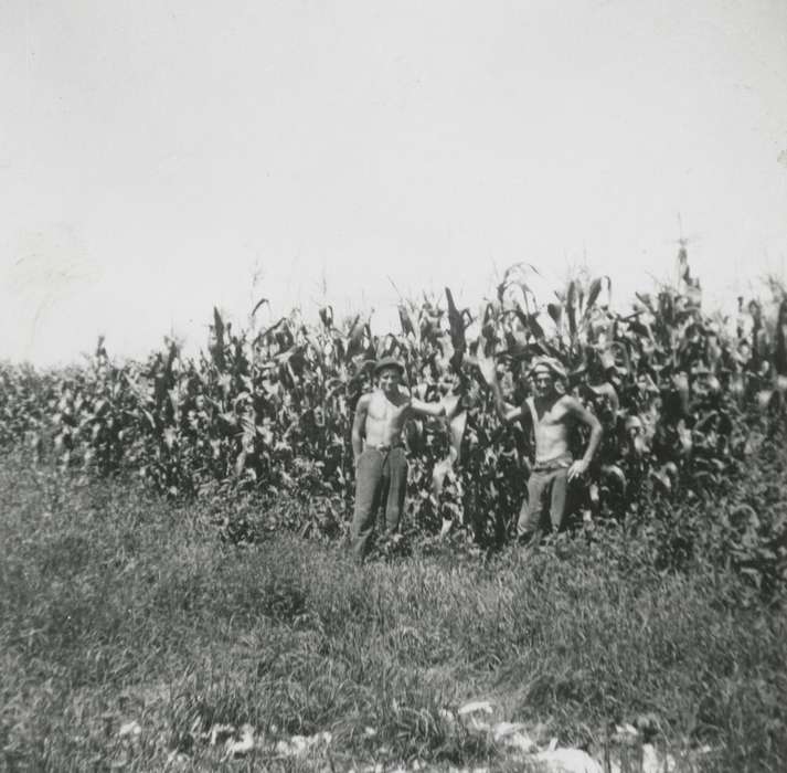 Iowa History, Iowa, Farms, history of Iowa, Portraits - Group, Ossian, IA, cornfield, corn, Families, Kleppe, Leslie