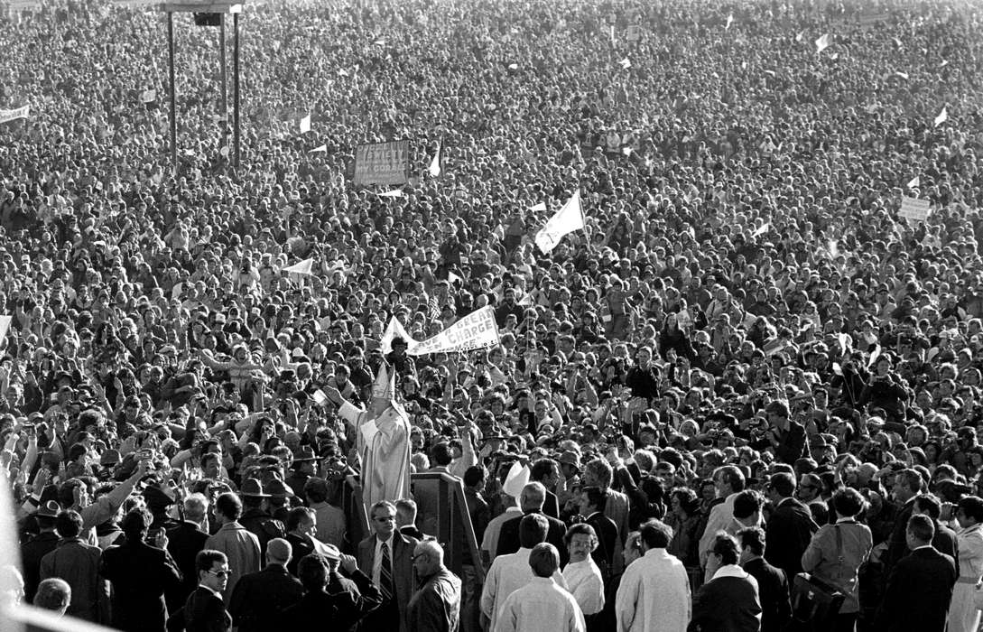 flag, history of Iowa, Iowa History, Entertainment, pope, mitre, crowd, Iowa, Lemberger, LeAnn, sign, Religion, Des Moines, IA