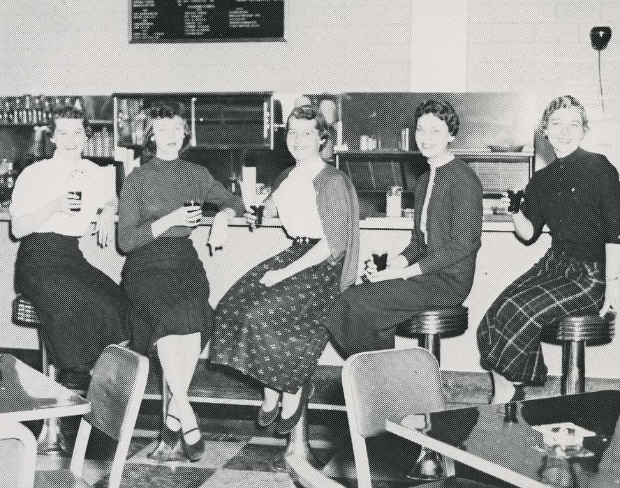 teenagers, Iowa History, Entertainment, Leisure, Bremer County, IA, Waverly Public Library, Iowa, history of Iowa, Businesses and Factories, Portraits - Group, Food and Meals, soda fountain, coke