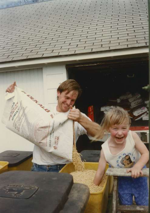 Portraits - Group, Rehder, Kylon, Iowa, john deere, Families, Leisure, Children, Paullina, IA, Farms, corn, history of Iowa, Iowa History