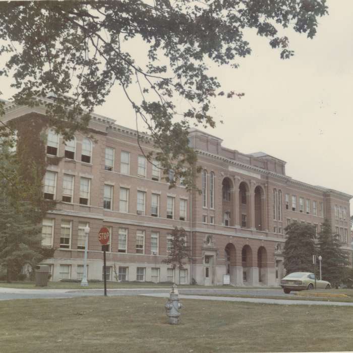 history of Iowa, Iowa, car, university of northern iowa, uni, lang hall, Iowa History, Schools and Education, University of Northern Iowa Museum, Cedar Falls, IA