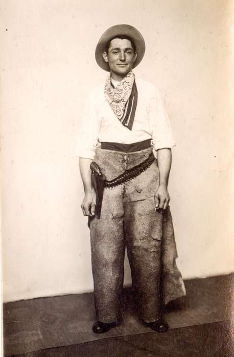history of Iowa, Iowa History, bandana, gun, Anamosa Library & Learning Center, man, Iowa, buckskin, Anamosa, IA, Portraits - Individual