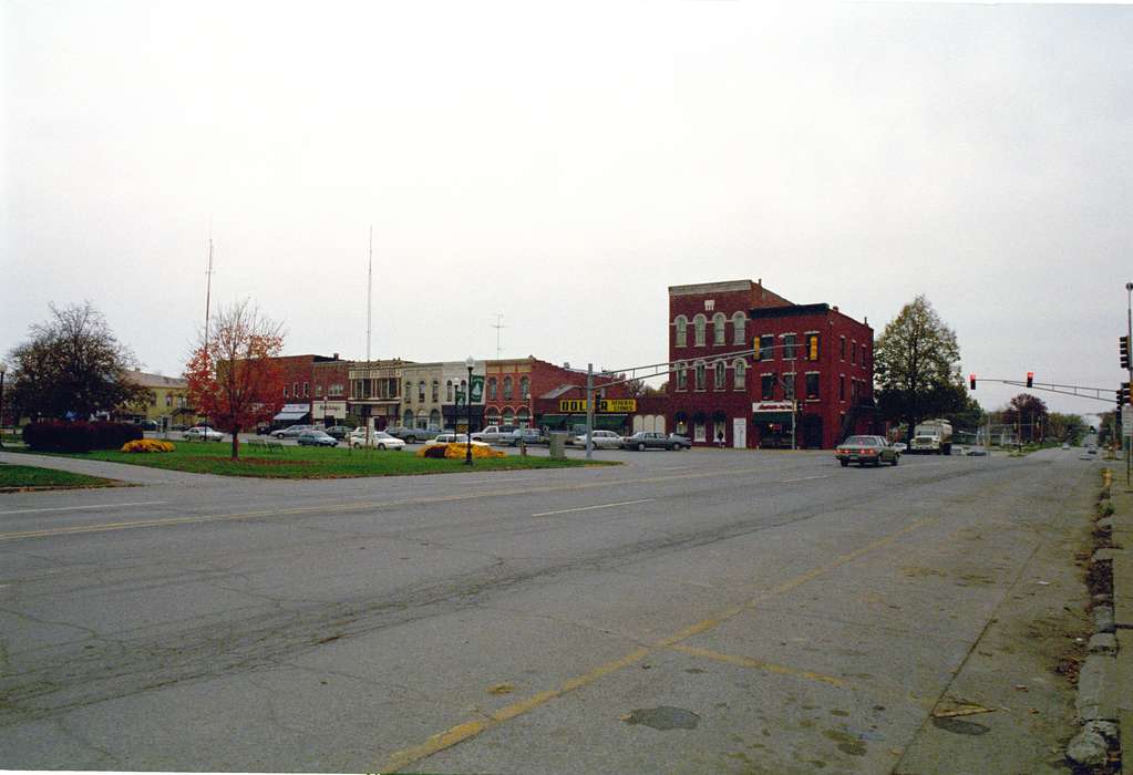 Iowa, Bloomfield, IA, store, car, Lemberger, LeAnn, street light, Cities and Towns, Businesses and Factories, street, history of Iowa, Motorized Vehicles, Main Streets & Town Squares, Iowa History, stoplight