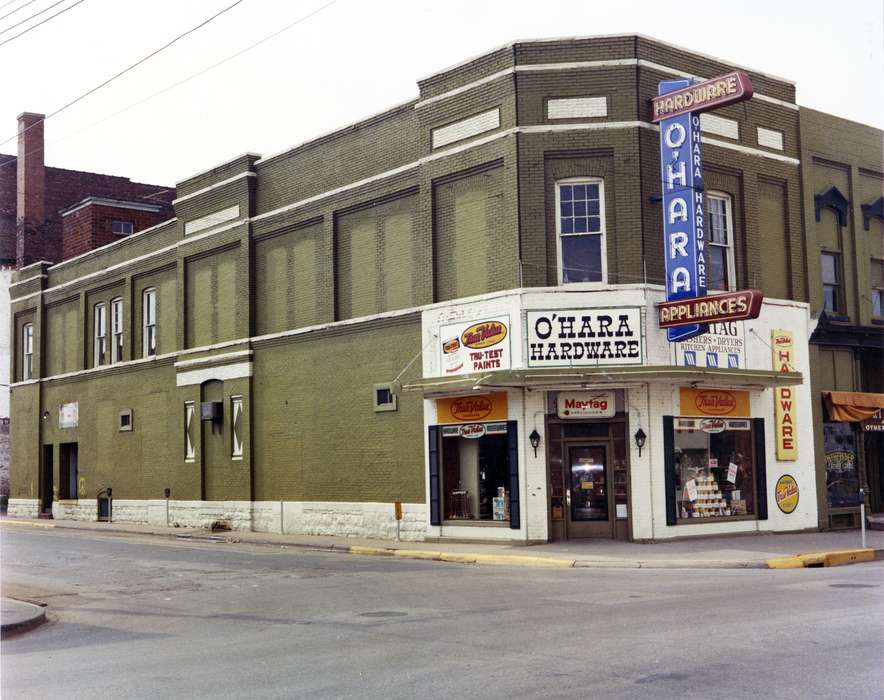 Businesses and Factories, storefront, Cities and Towns, Iowa History, Iowa, hardware store, Lemberger, LeAnn, Ottumwa, IA, history of Iowa