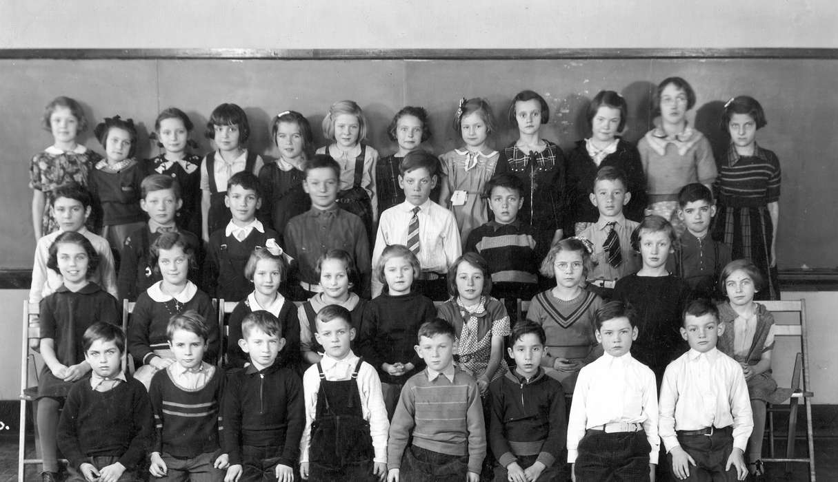 Portraits - Group, Iowa, Iowa History, Schools and Education, Children, students, classroom, history of Iowa, Farley, IA, Scherrman, Pearl