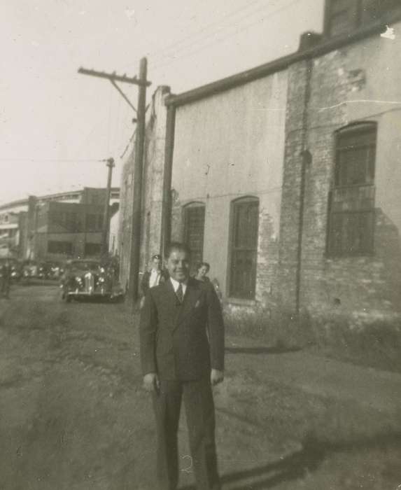 italian american, Campopiano Von Klimo, Melinda, history of Iowa, Iowa History, Motorized Vehicles, Iowa, Chicago, IL, suit, Portraits - Individual