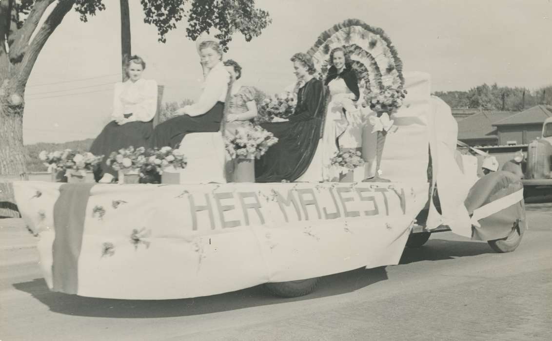 history of Iowa, Entertainment, Waverly Public Library, Waverly, IA, Iowa, flowers, parade float, Iowa History, women, correct date needed