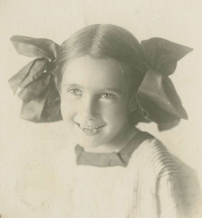 bow, IA, history of Iowa, Iowa, smile, hairstyle, Portraits - Individual, Children, Iowa History, LeQuatte, Sue