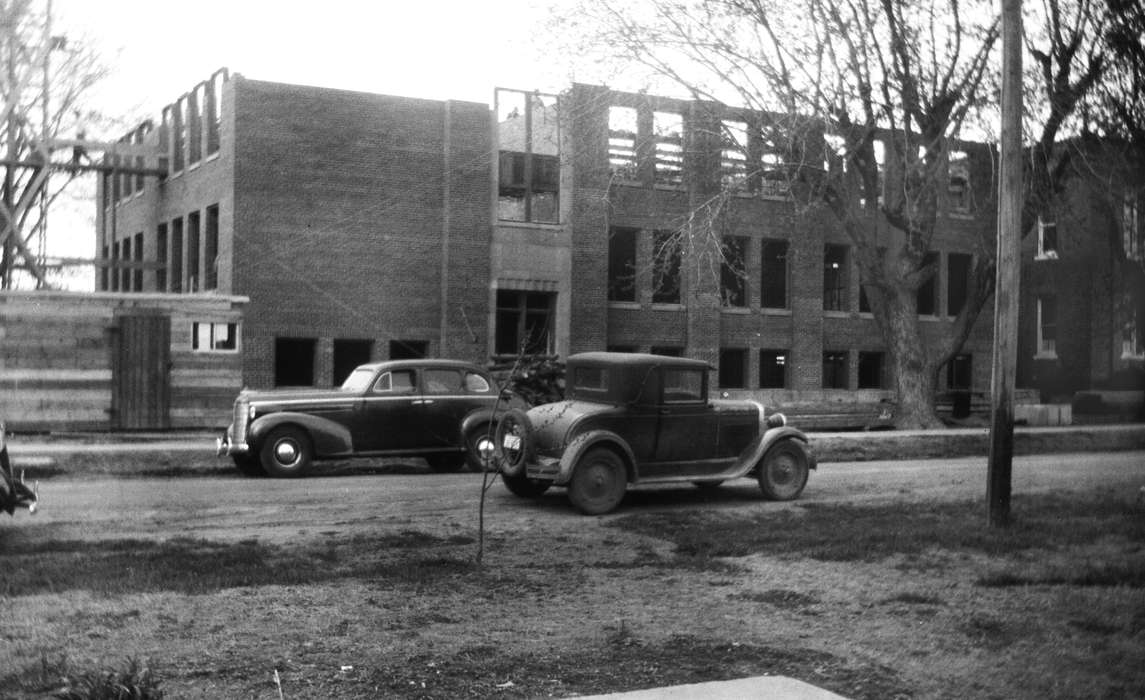 dirt road, history of Iowa, Lemberger, LeAnn, Motorized Vehicles, Schools and Education, high school, Cities and Towns, car, Iowa, Iowa History, Agency, IA