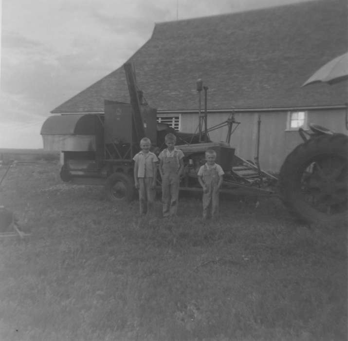 Portraits - Group, Farming Equipment, Cedar Falls, IA, history of Iowa, Iowa History, Families, brothers, Iowa, Farms, Morris, Lola, Children