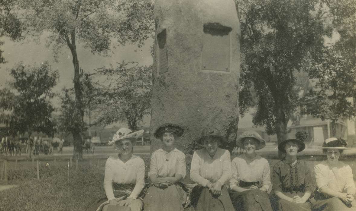 Portraits - Group, hat, Iowa History, LeQuatte, Sue, Iowa, USA, monument, Leisure, history of Iowa