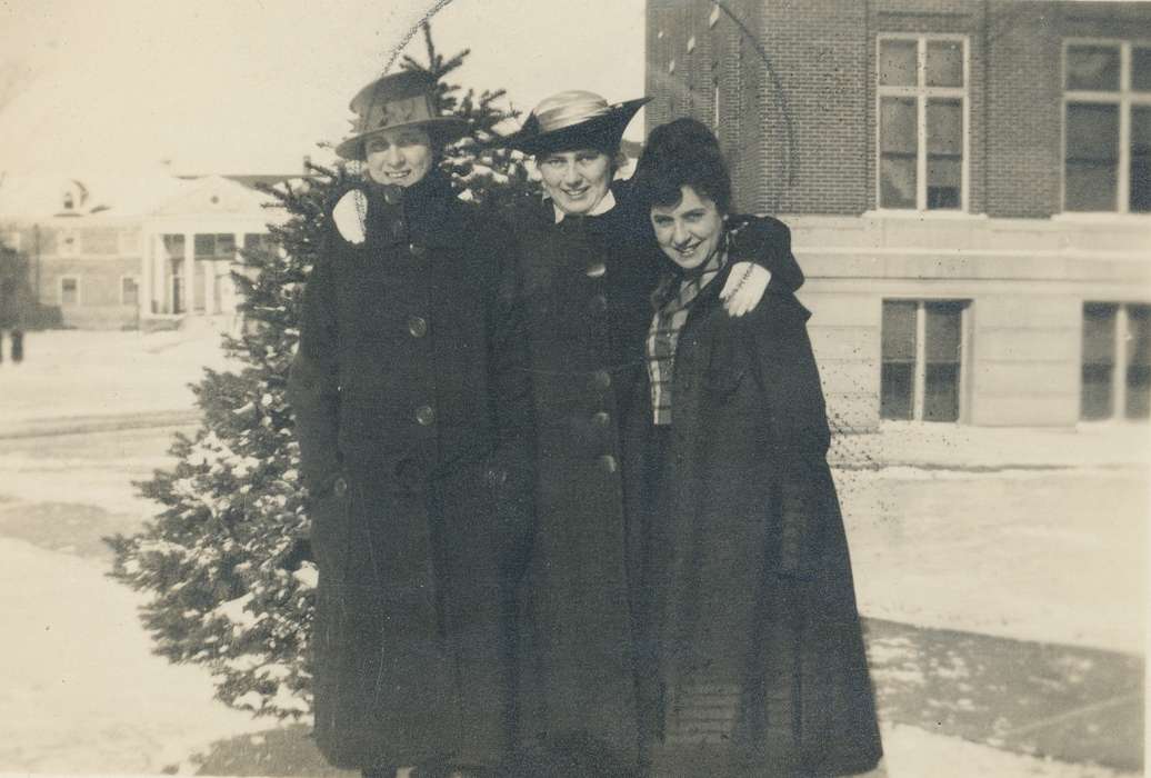 Cedar Falls, IA, history of Iowa, Portraits - Group, winter coat, fashion, Iowa, university of northern iowa, uni, Winter, iowa state teachers college, Iowa History, Schools and Education, women, University of Northern Iowa Museum, hats, begeman hall, bartlett hall