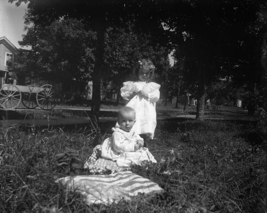 Portraits - Group, baby, Iowa, wagon, Anamosa Library & Learning Center, Children, Cities and Towns, girl, history of Iowa, Iowa History, Jones County, IA