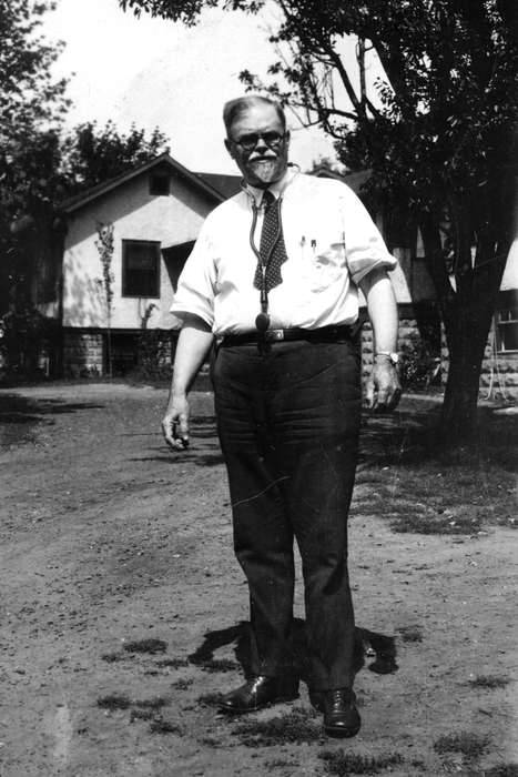 history of Iowa, Portraits - Individual, Ottumwa, IA, Iowa History, stethoscope, doctor, Iowa, Lemberger, LeAnn, Labor and Occupations