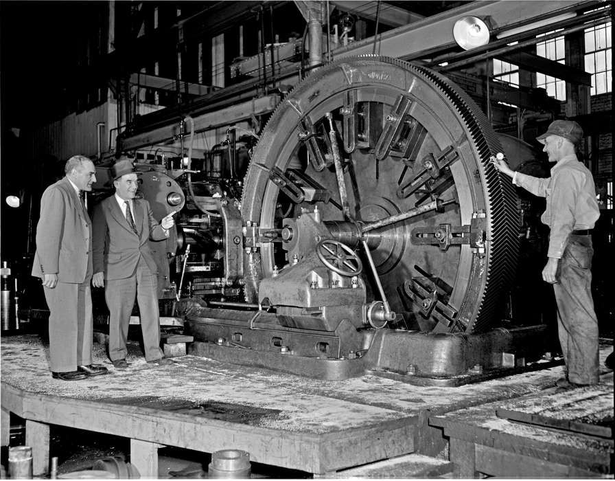 history of Iowa, Iowa History, ironworks, factory, Ottumwa, IA, Businesses and Factories, machinery, Iowa, Lemberger, LeAnn, wheel, Labor and Occupations
