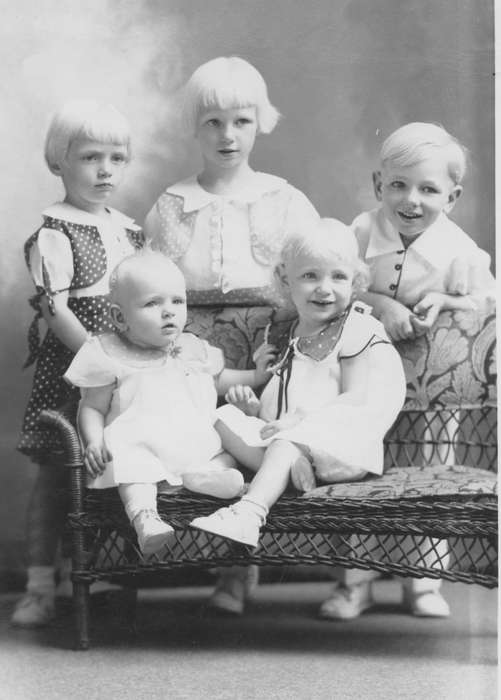 Iowa, history of Iowa, Cresco, IA, Children, Iowa History, Portraits - Group, Ollendieck, Dalene