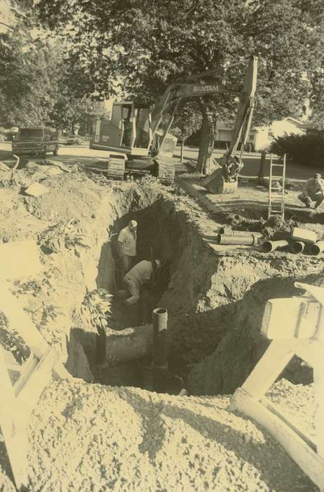 hole, Waverly Public Library, history of Iowa, pipeline, Iowa History, van, ladder, Butler County, IA, Iowa, bantam excavator, trench, construction crew, Labor and Occupations