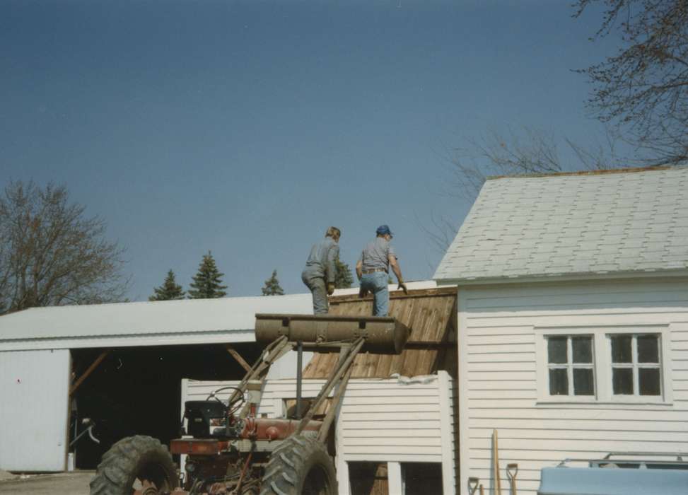 tractor, roofing, Paullina, IA, Iowa, Iowa History, Rehder, Kylon, roof, Labor and Occupations, Farms, history of Iowa, Homes, construction