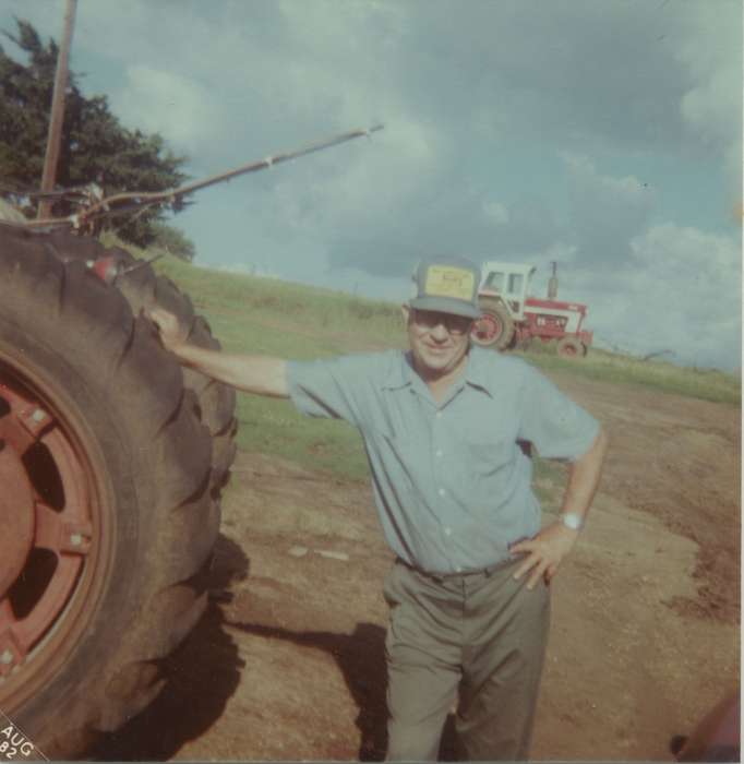 Portraits - Individual, tractor, Iowa History, Iowa, Motorized Vehicles, IA, Meisenheimer, Brenda, Farms, Farming Equipment, history of Iowa