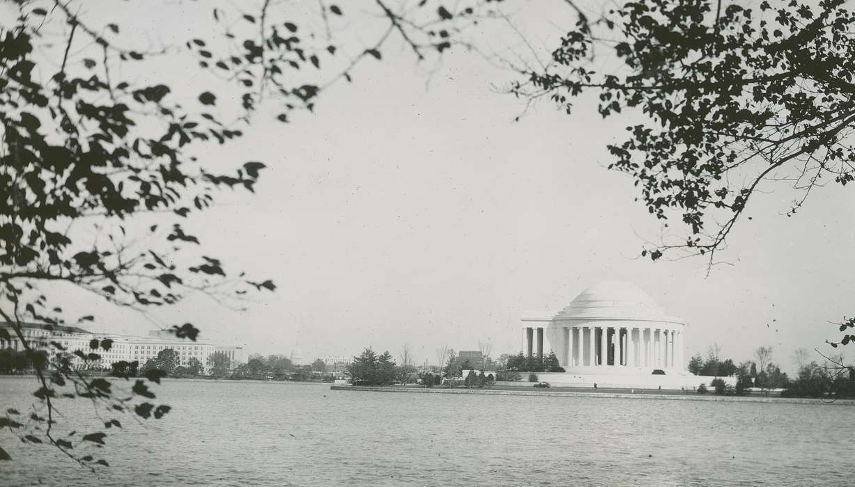 Cities and Towns, Lakes, Rivers, and Streams, Iowa History, McMurray, Doug, reservoir, column, Washington, DC, memorial, Iowa, history of Iowa, Travel