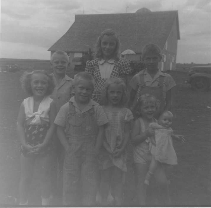 Portraits - Group, Cedar Falls, IA, history of Iowa, Iowa History, Families, siblings, Iowa, Farms, Morris, Lola