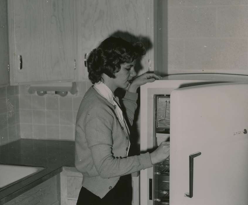 Cedar Falls, IA, kitchen, history of Iowa, Iowa History, iowa state teachers college, UNI Special Collections & University Archives, Iowa, uni, Homes, university of northern iowa, refrigerator
