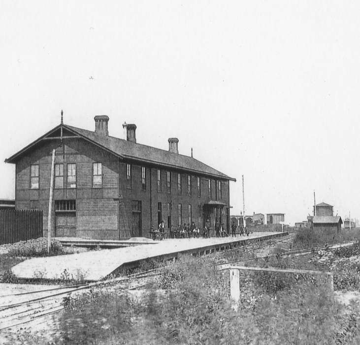 Iowa, depot, Train Stations, Mona, IA, silp, platform, railroad, Cities and Towns, train platform, history of Iowa, Horgen, Susan, Iowa History