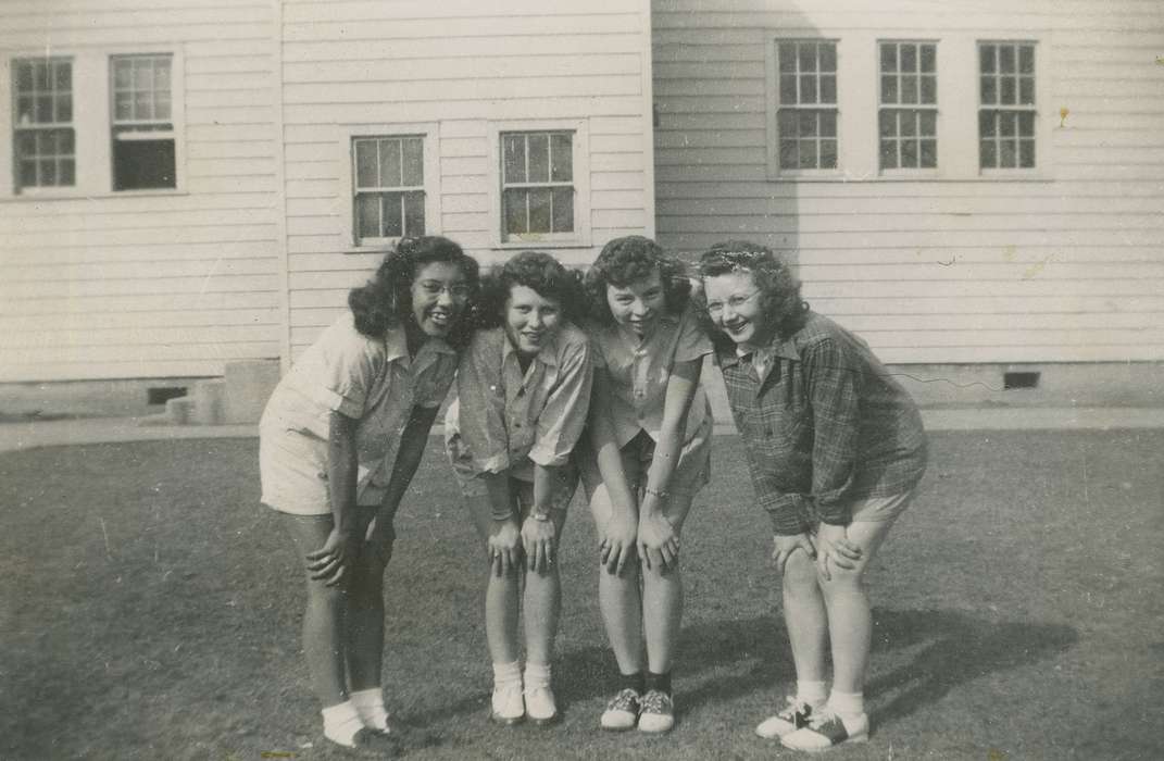 Iowa History, Leisure, Children, glasses, Iowa, history of Iowa, shorts, Portraits - Group, curly hair, Wilson, Dorothy, friend, USA, sneakers