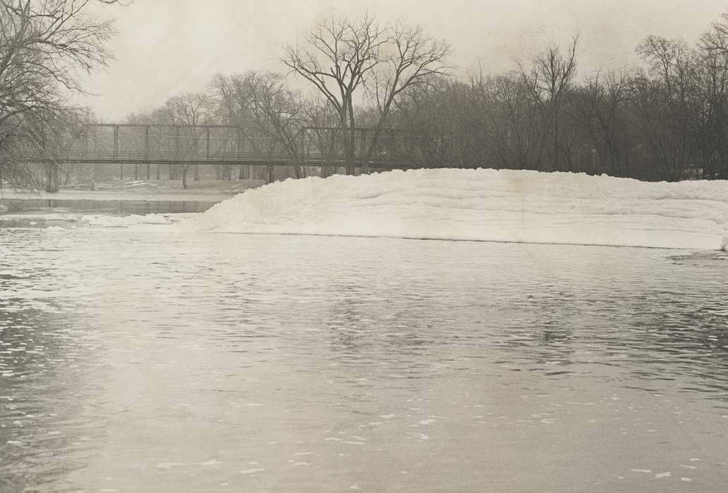 bridge, Iowa History, history of Iowa, Winter, Lakes, Rivers, and Streams, Waverly, IA, train bridge, river, Iowa, Landscapes, snow, Waverly Public Library