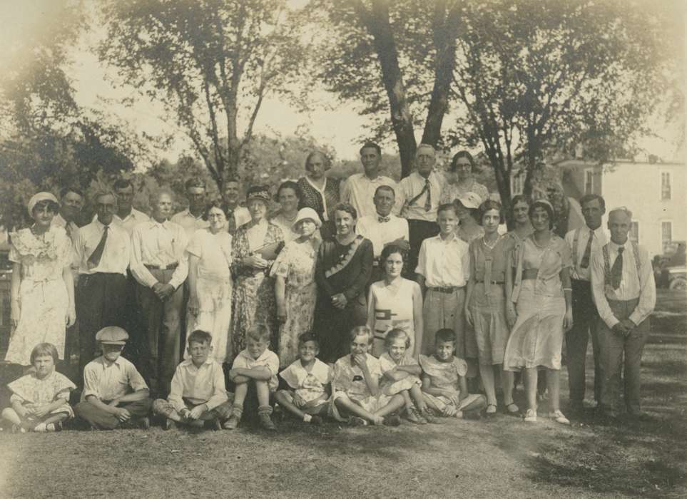 Portraits - Group, history of Iowa, Iowa History, IA, Families, reunion, Iowa, King, Tom and Kay, Children