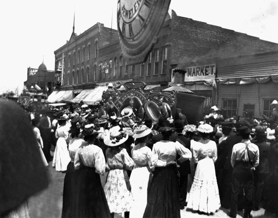 train, Iowa, clock, Fairs and Festivals, hat, long skirt, crowd, Centerville, IA, Entertainment, Lemberger, LeAnn, history of Iowa, Iowa History, circus