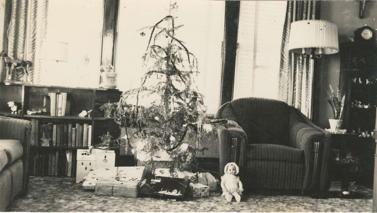 christmas, history of Iowa, Iowa History, christmas tree, christmas presents, Holidays, Reed, Audrey, Iowa