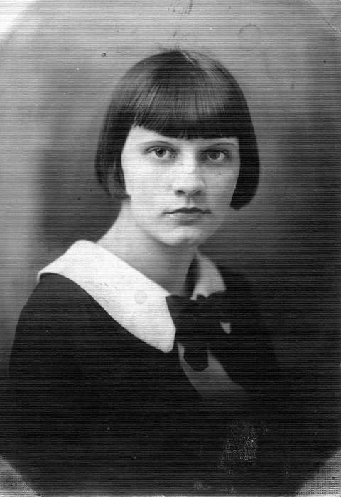 collar, Iowa History, Iowa, history of Iowa, hairstyle, Portraits - Individual, Boone, IA, Boehm, Pam