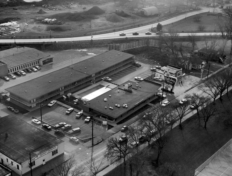 parking lot, Iowa, Ottumwa, IA, hotel, lumber, car, Aerial Shots, Lemberger, LeAnn, Cities and Towns, Businesses and Factories, history of Iowa, Motorized Vehicles, Iowa History