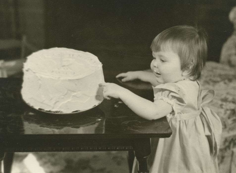 Yezek, Jody, Iowa History, cake, Iowa, USA, history of Iowa, Children, Food and Meals