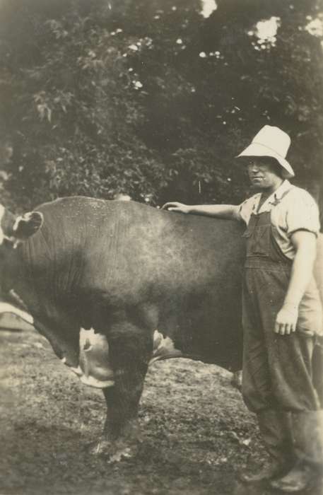prize, history of Iowa, Iowa History, Mortenson, Jill, Macey, IA, Animals, scottish bull, bull, Iowa, Farms, overalls, hat, Portraits - Individual