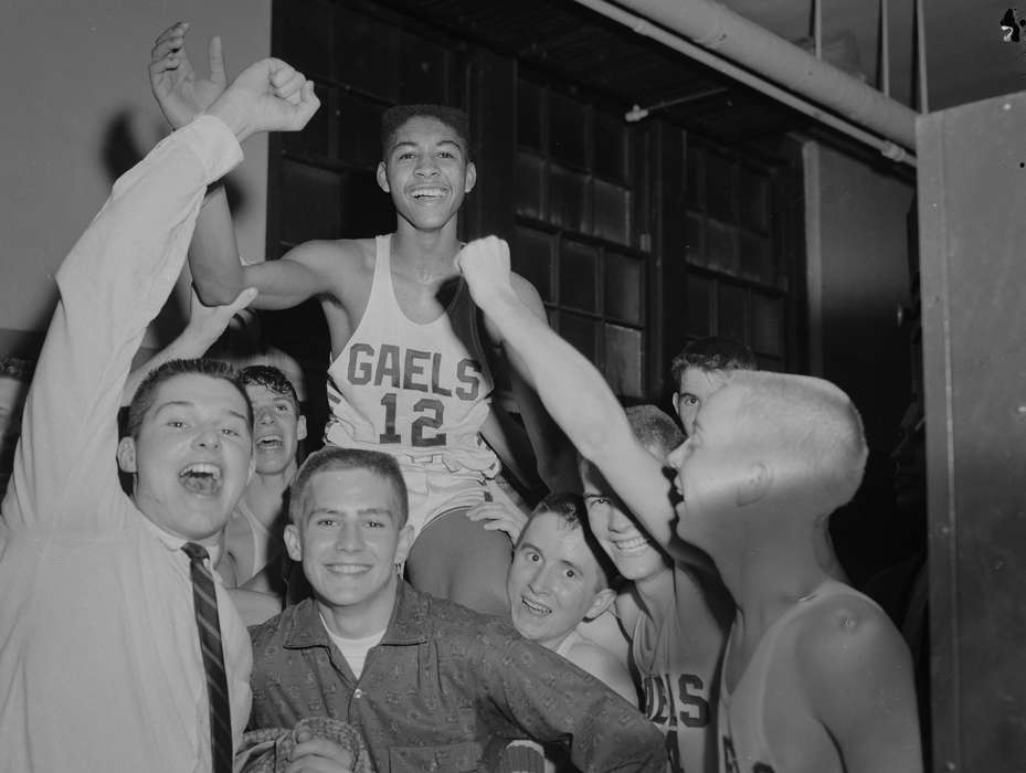 basketball, Iowa, Schools and Education, celebration, victory, african american, People of Color, Sports, Lemberger, LeAnn, Ottumwa, IA, history of Iowa, flat top, Iowa History