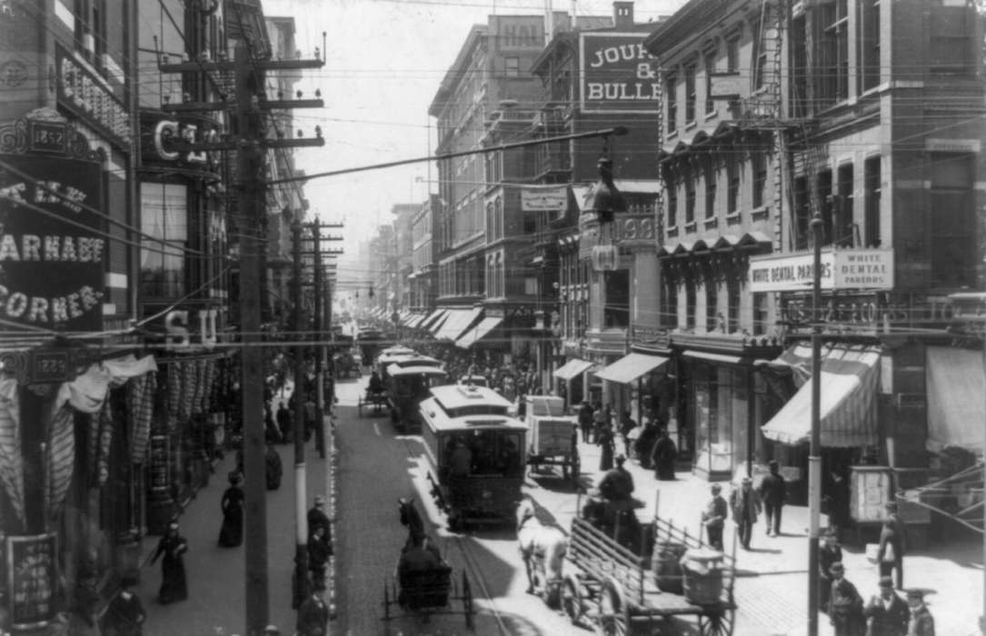 Library of Congress, history of Iowa, streetcar, Iowa, horse, wagon, street, trolley, Iowa History, Cities and Towns