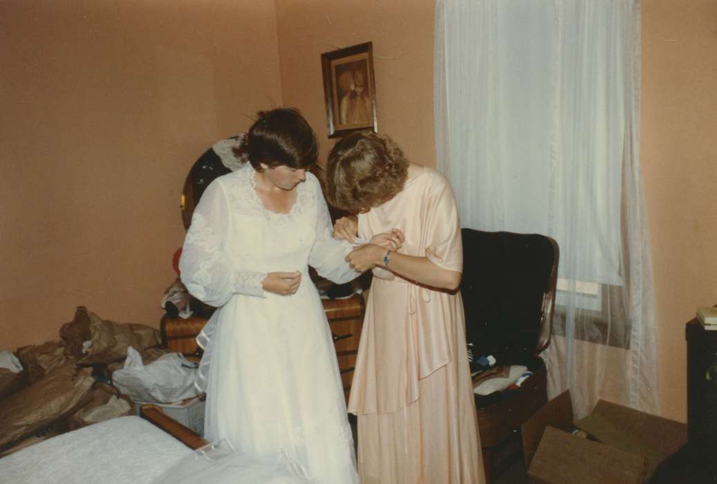 history of Iowa, Iowa History, Worthington, IA, bride, Iowa, Weddings, Curtis, Shirley, wedding dress