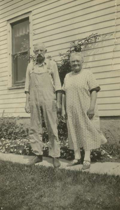 Portraits - Group, Dike, IA, history of Iowa, Iowa, Iowa History, Schlichtmann, Linda, couple