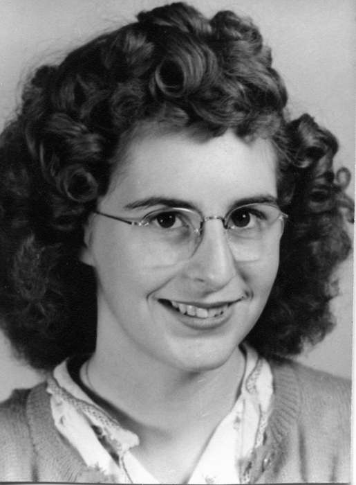 glasses, Portraits - Individual, Iowa History, Iowa, hairstyle, Pella, IA, Boehm, Pam, smile, history of Iowa