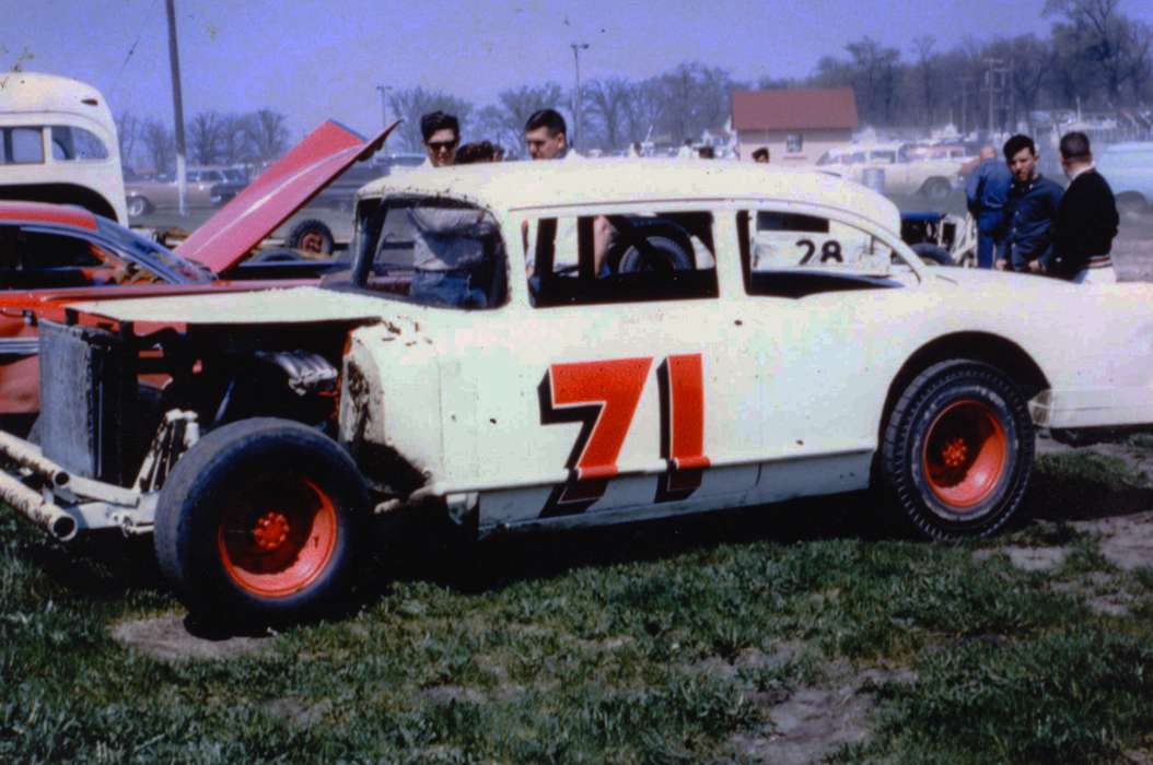 car, Waterloo, IA, Iowa History, Iowa, Motorized Vehicles, Volgarino, Jim, Entertainment, tunis speedway, racecar, history of Iowa