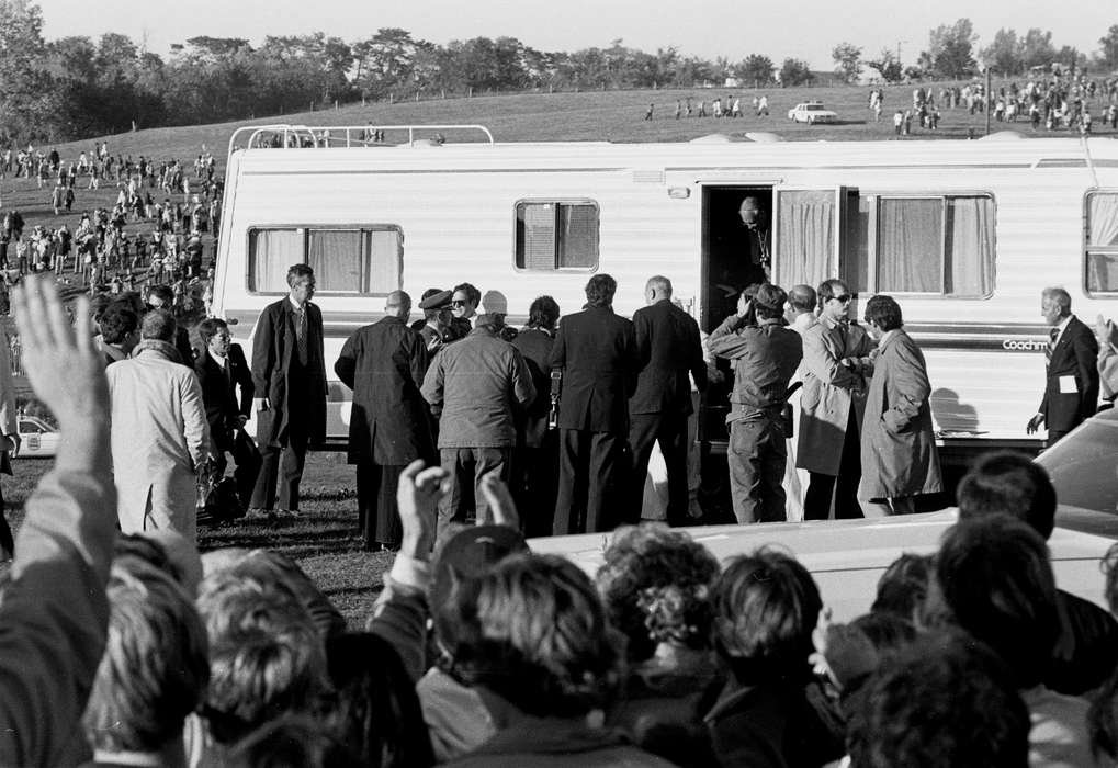 history of Iowa, Iowa History, Motorized Vehicles, pope, crowd, trailer, Iowa, Lemberger, LeAnn, Des Moines, IA, press, hand